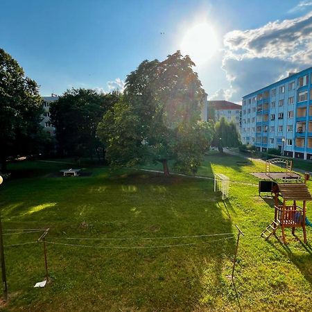 Industrial Apartment I 24Hr Self Check-In I Free Parking & Coffee Banská Bystrica Exteriör bild