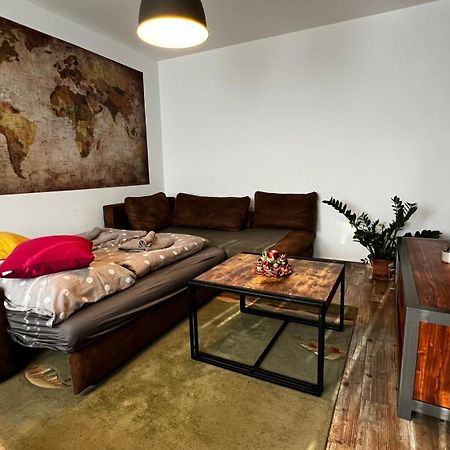 Industrial Apartment I 24Hr Self Check-In I Free Parking & Coffee Banská Bystrica Exteriör bild