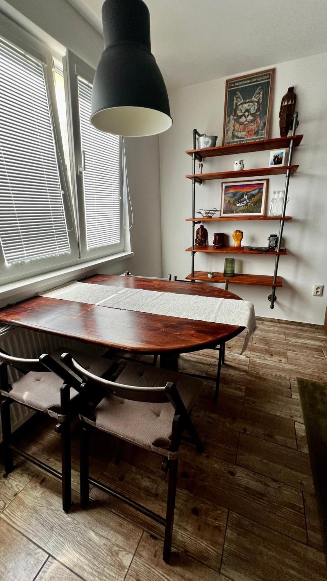 Industrial Apartment I 24Hr Self Check-In I Free Parking & Coffee Banská Bystrica Exteriör bild