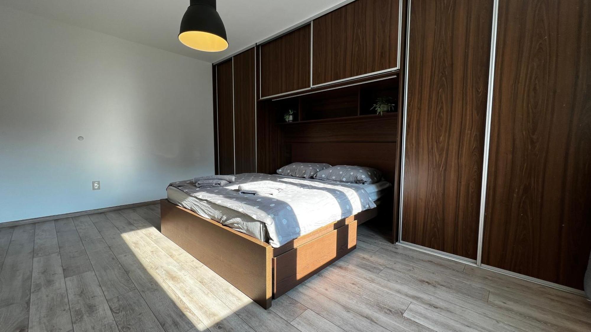 Industrial Apartment I 24Hr Self Check-In I Free Parking & Coffee Banská Bystrica Exteriör bild