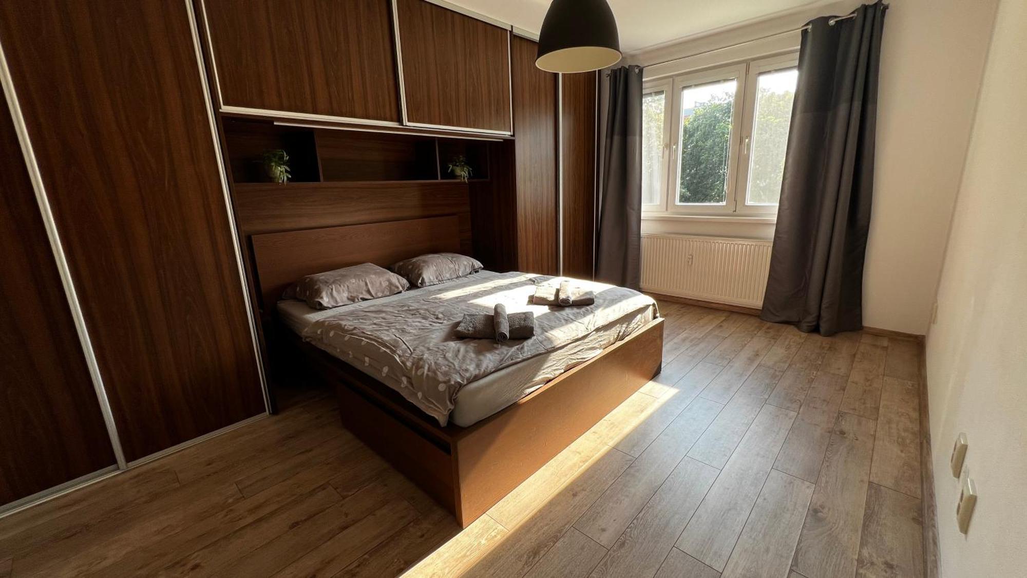 Industrial Apartment I 24Hr Self Check-In I Free Parking & Coffee Banská Bystrica Exteriör bild